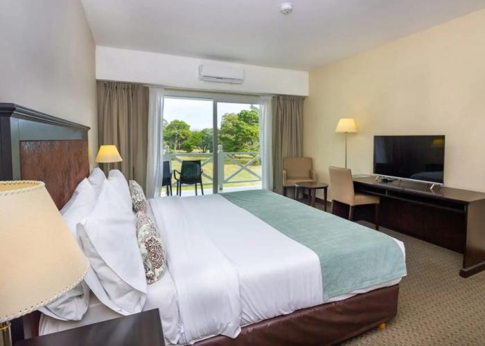 Howard Johnson by Wyndham Carilo Convention Center