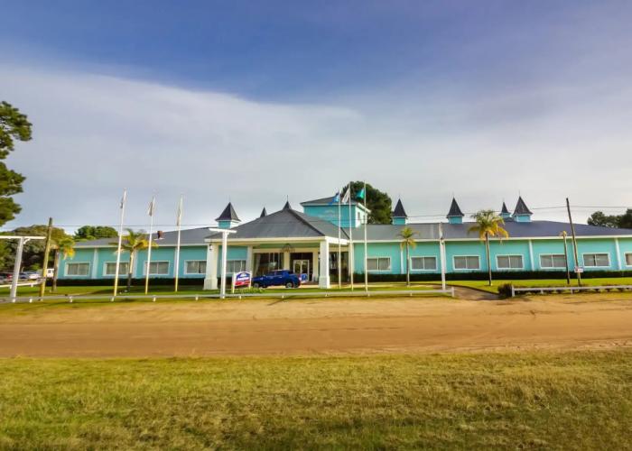 Howard Johnson by Wyndham Carilo Convention Center