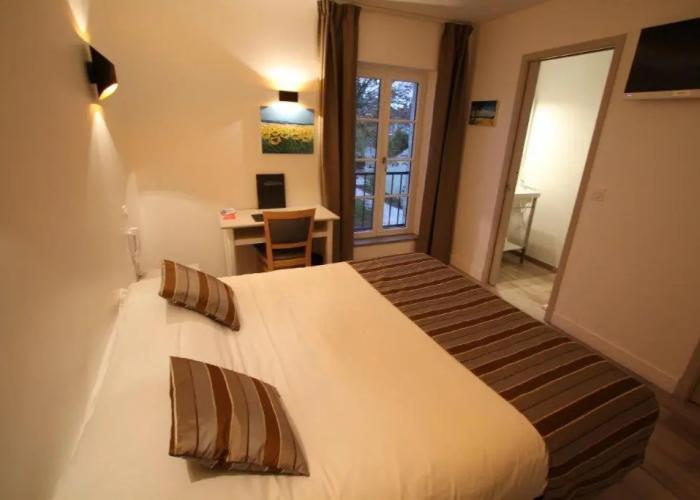 Le Continental Hotel