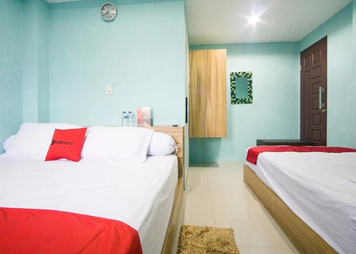 RedDoorz near Mikie Holiday Funland Berastagi