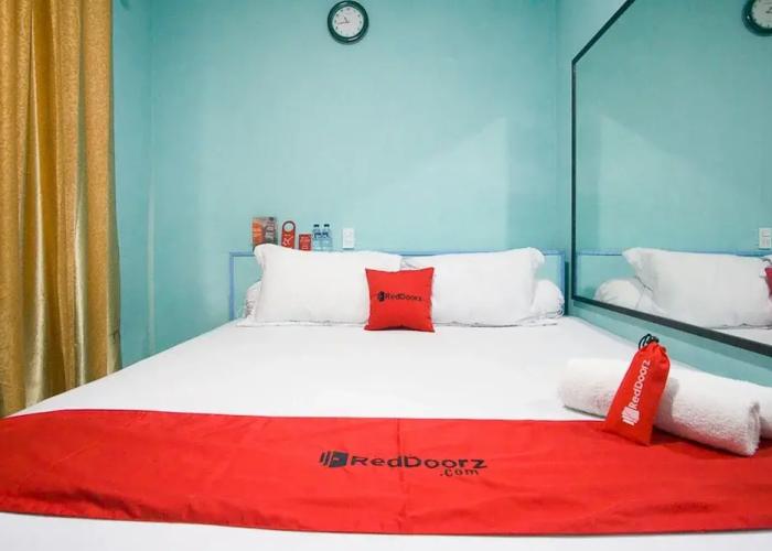 RedDoorz near Mikie Holiday Funland Berastagi