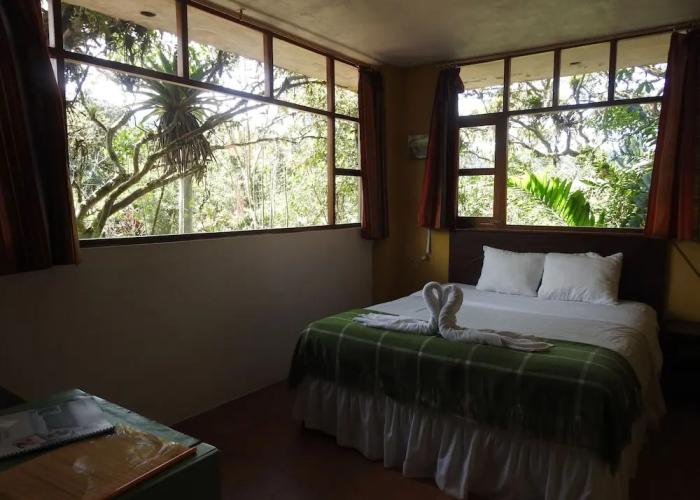 Biohostal Mindo Cloud Forest