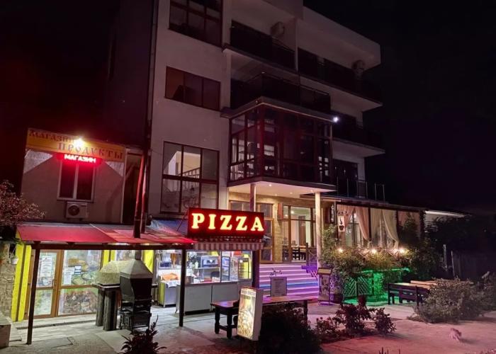 Acunamatata Hotel