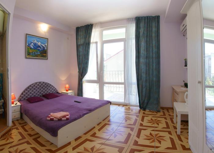 Sed'moj Sektor Guest House