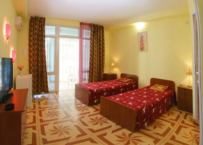 Sed'moj Sektor Guest House