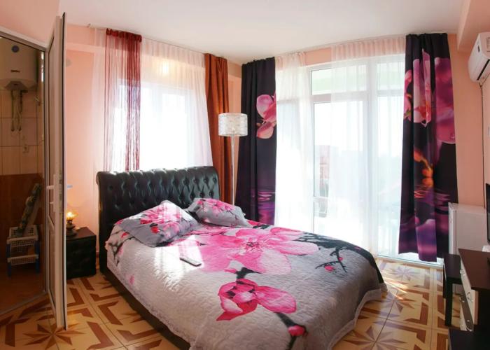 Sed'moj Sektor Guest House