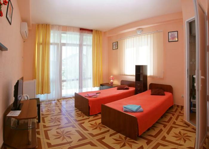 Sed'moj Sektor Guest House
