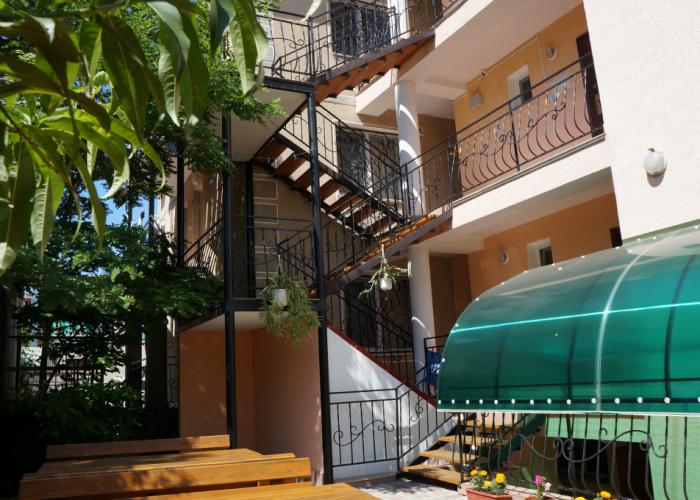 Apelsin Guest House