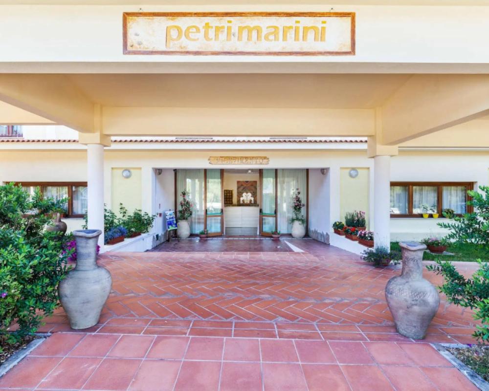 Petri Marini Hotel & Resort
