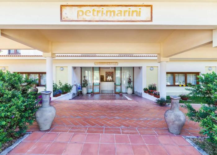 Petri Marini Hotel & Resort
