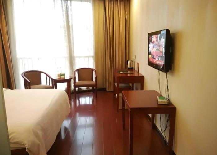 GreenTree Inn Heze Railway Station Hotel