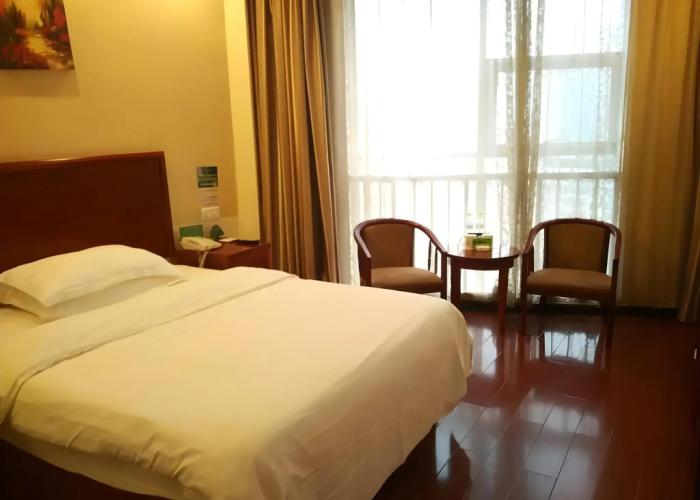 GreenTree Inn Heze Railway Station Hotel