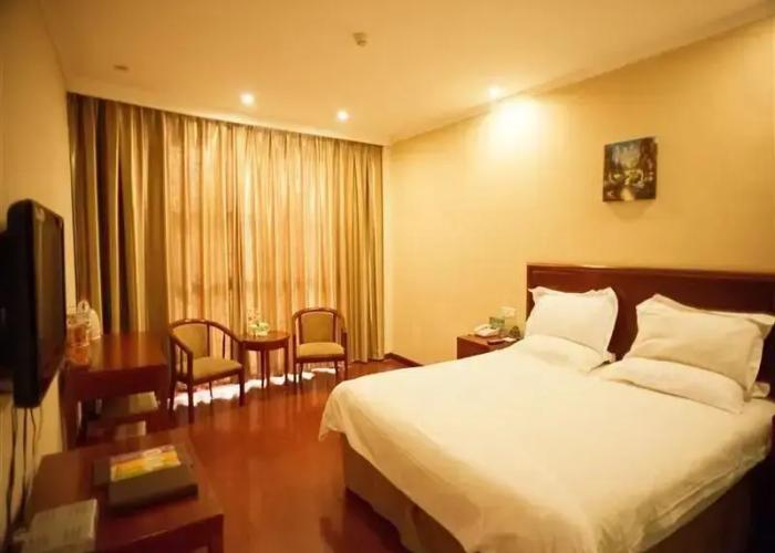 GreenTree Inn Heze Railway Station Hotel