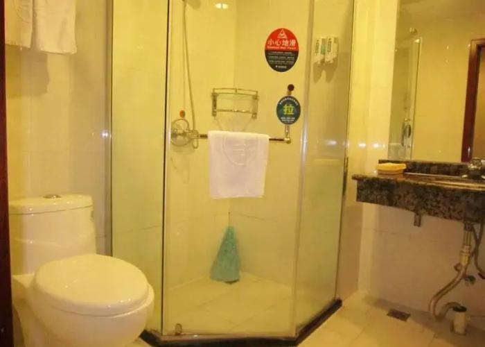 GreenTree Inn Heze Railway Station Hotel