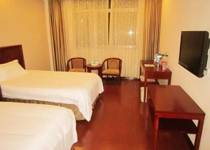 GreenTree Inn Heze Railway Station Hotel