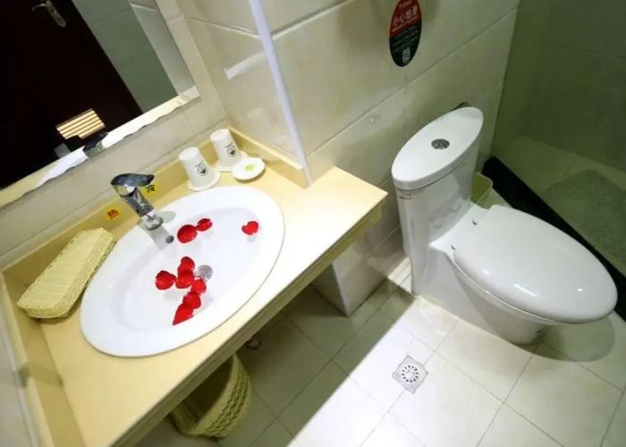 GreenTree Inn Shandong Yuncheng Ximen Street Songjiang Kung Fu School Business Hotel