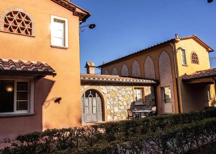 Residence con piscina a Monteverdi