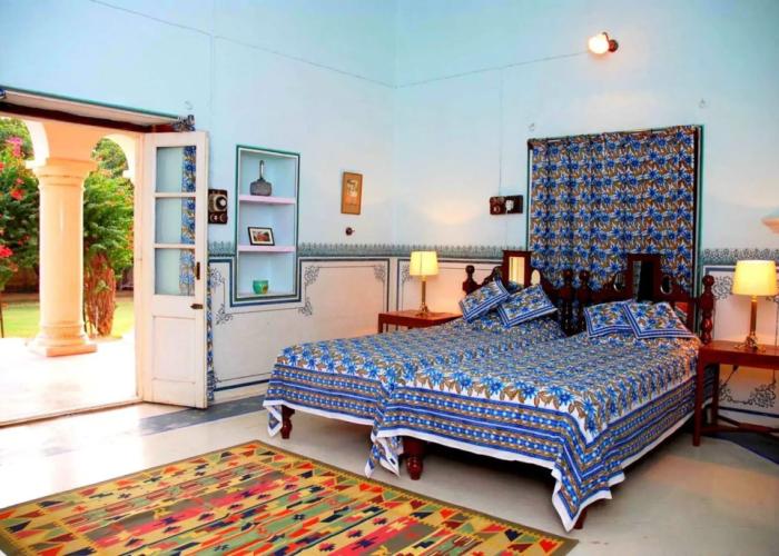Bijay Niwas Palace 14 Kms from Rampura Agucha