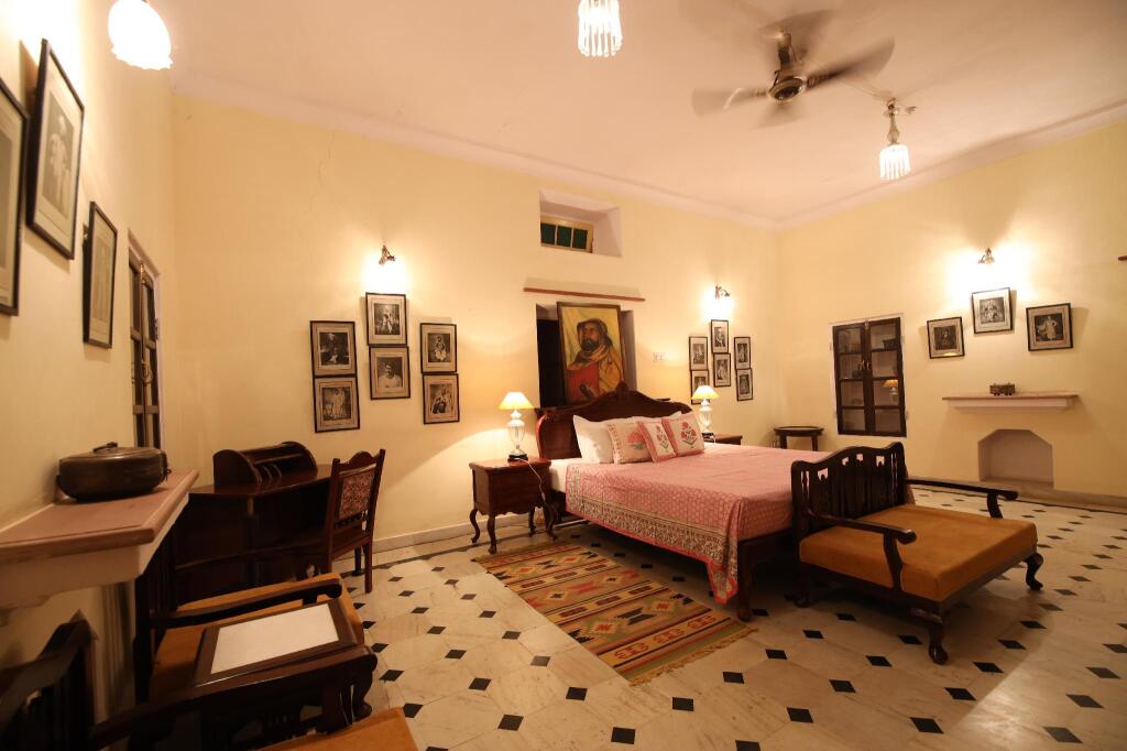 Roop Niwas Kothi Hotel