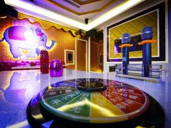 Knight's Hotel Europark Resort