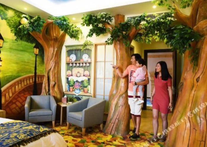 Knight's Hotel Europark Resort