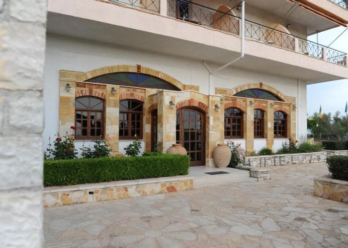 Kaiafas Lake Hotel