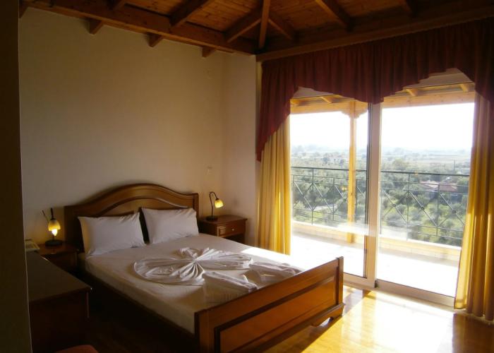 Kaiafas Lake Hotel