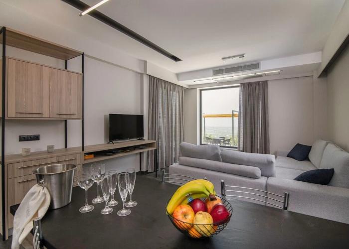Serenity Suites Sea View 2