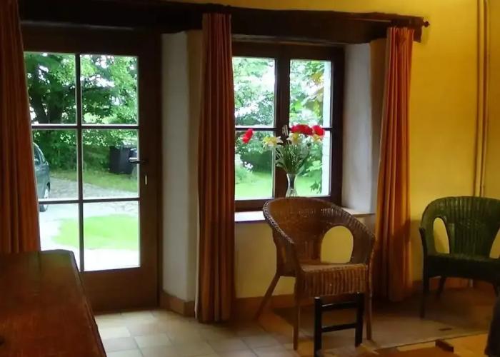 Cottage La Fausse Epine Near Forest