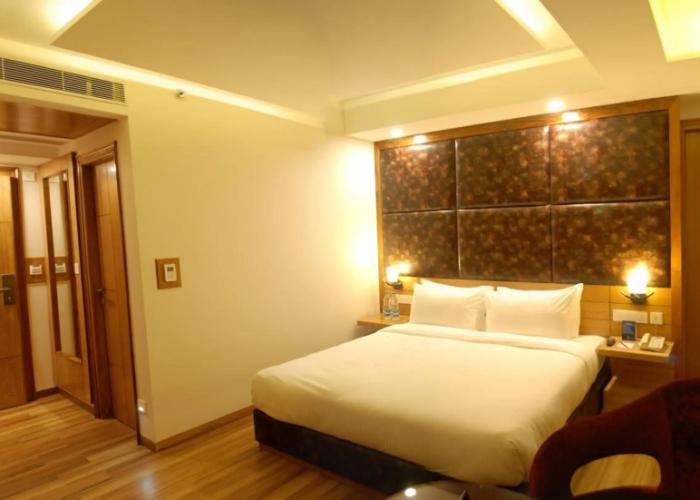 Glades Hotel