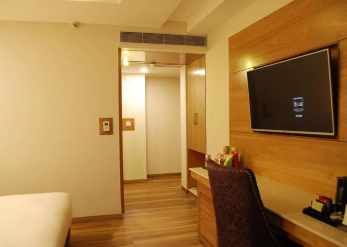 Glades Hotel