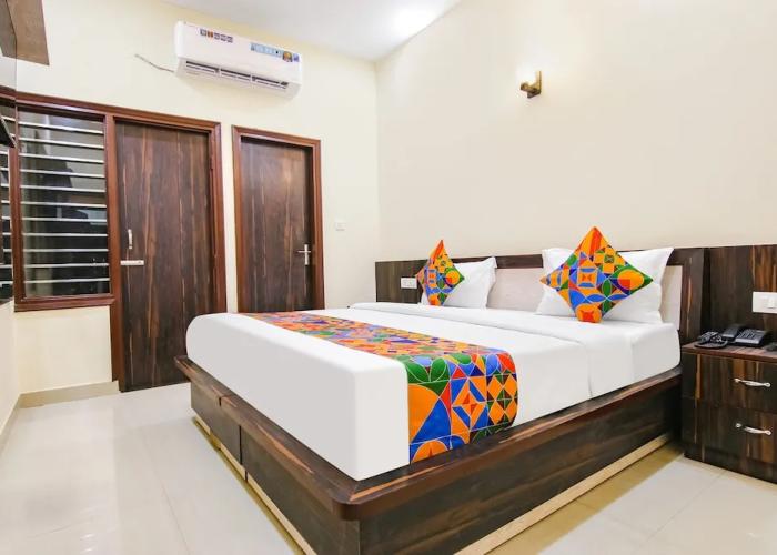 Fabhotel Moon Trip