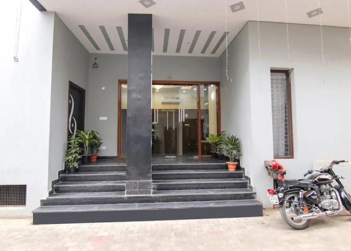 Fabhotel Moon Trip