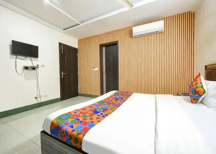 Fabhotel Ess Pee Grand