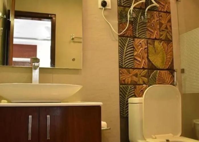 Lavish Inn
