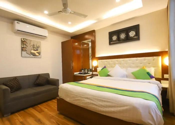 Lavish Inn