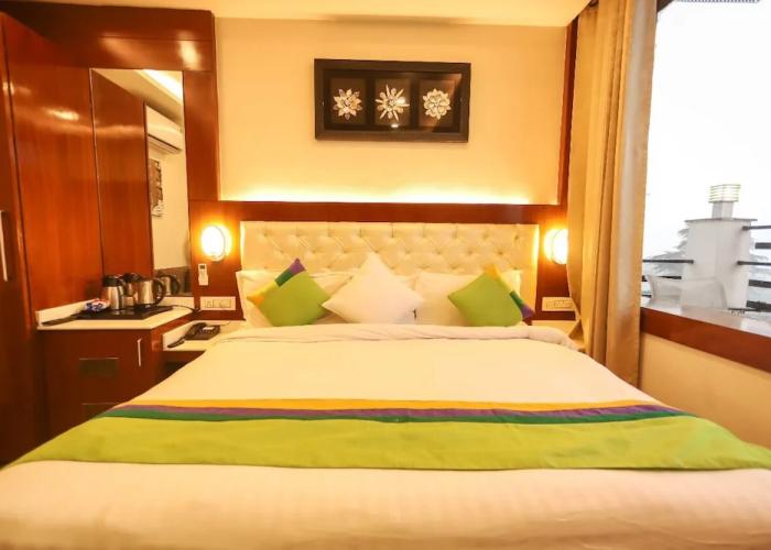 Lavish Inn