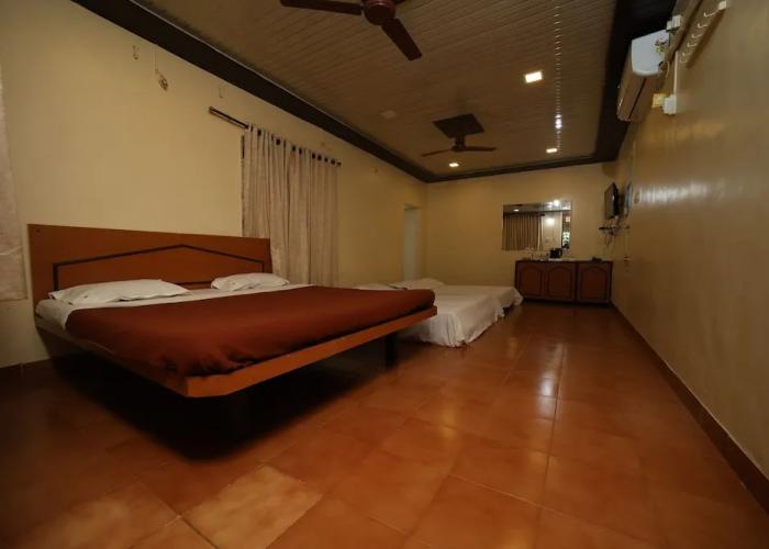 Gujarat Bhavan Hotel