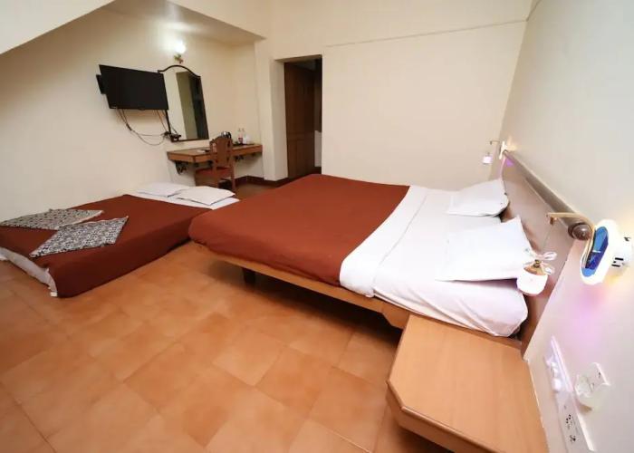 Gujarat Bhavan Hotel
