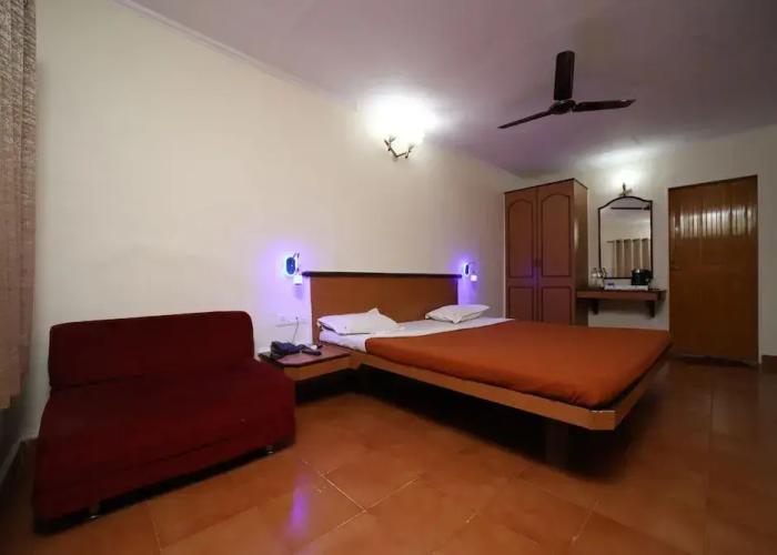 Gujarat Bhavan Hotel