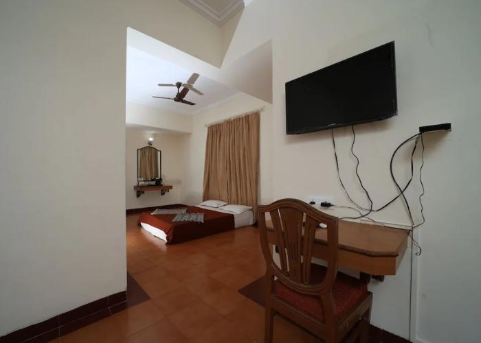 Gujarat Bhavan Hotel