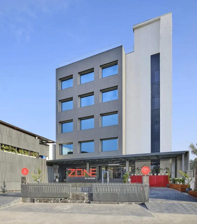 фото Zone By The Park Pathankot