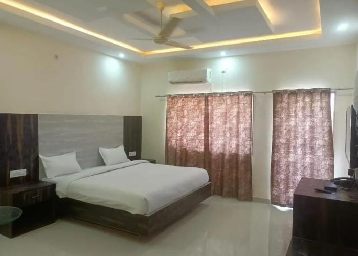 Hotel Rajwada Palace