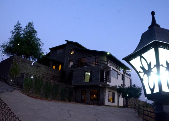 WoodSmoke resort & Spa