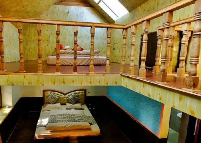 Agyaat Vaas`Hotel