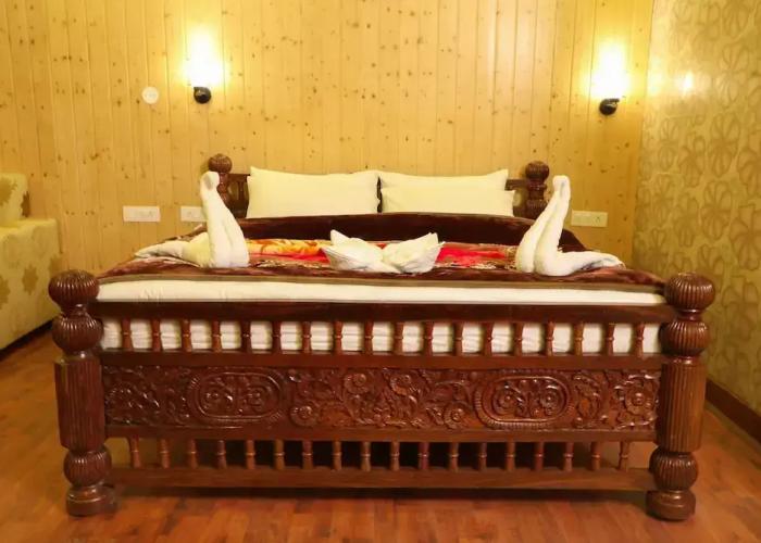 KVR Clarks Inn, Kufri