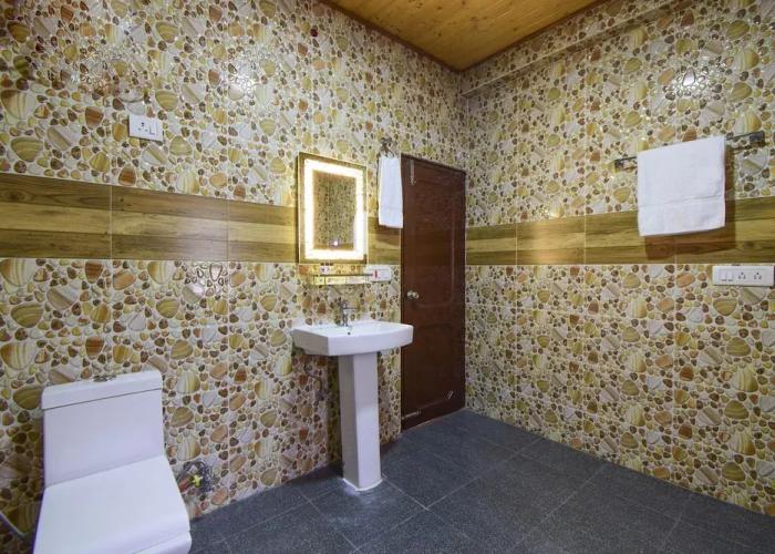 Chail Cabana by Dumnu Homes