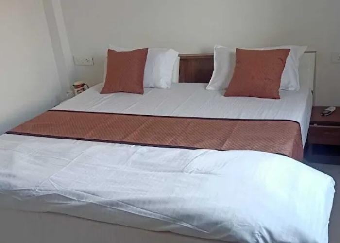 Brajdham Hotel Barsana
