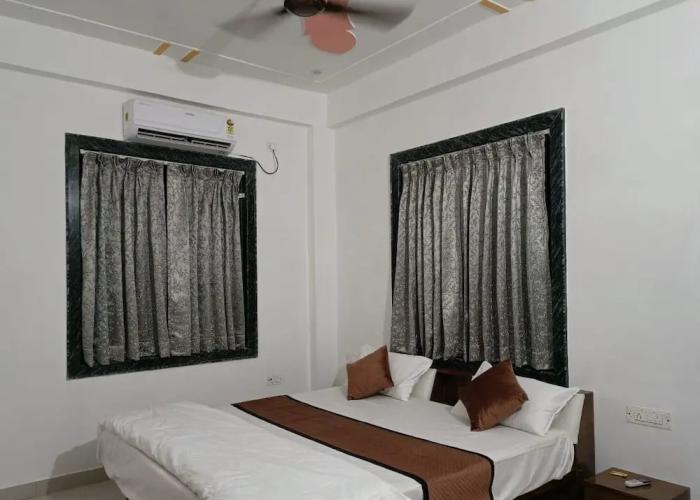 Brajdham Hotel Barsana