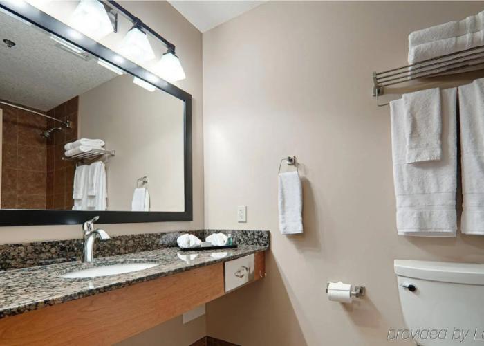 Best Western Plus Chateau Inn Sylvan Lake